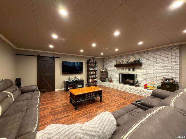 117 MARSHALL Place, Carmi, IL 62821