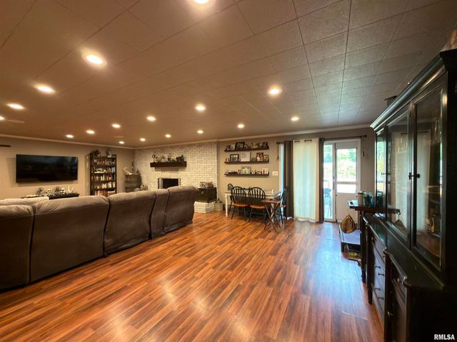 117 MARSHALL Place, Carmi, IL 62821