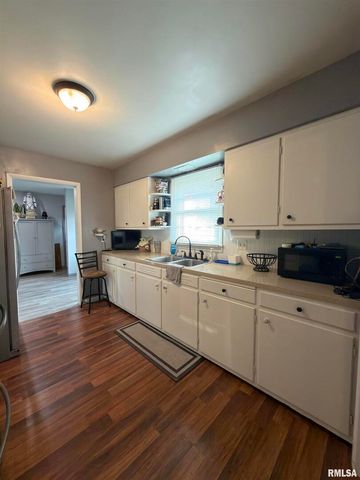 117 MARSHALL Place, Carmi, IL 62821