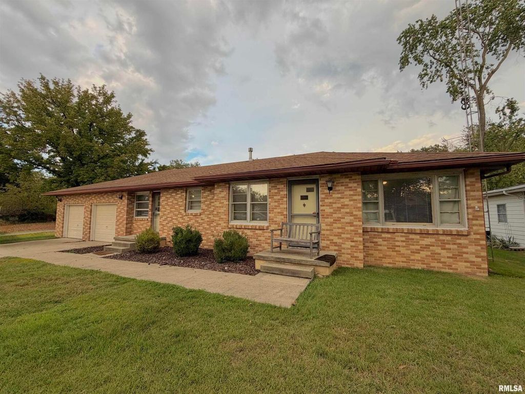 117 MARSHALL Place, Carmi, IL 62821