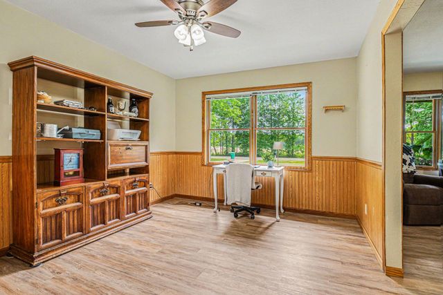 22180 Redfield Street, Edwardsburg, MI 49112