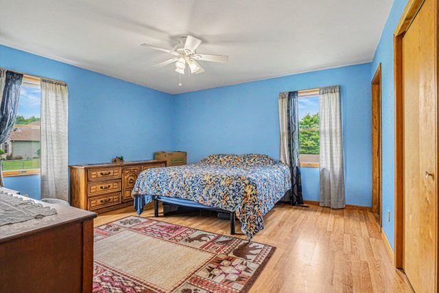 22180 Redfield Street, Edwardsburg, MI 49112