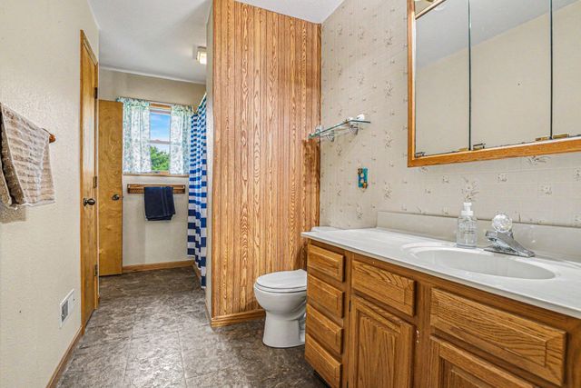 22180 Redfield Street, Edwardsburg, MI 49112