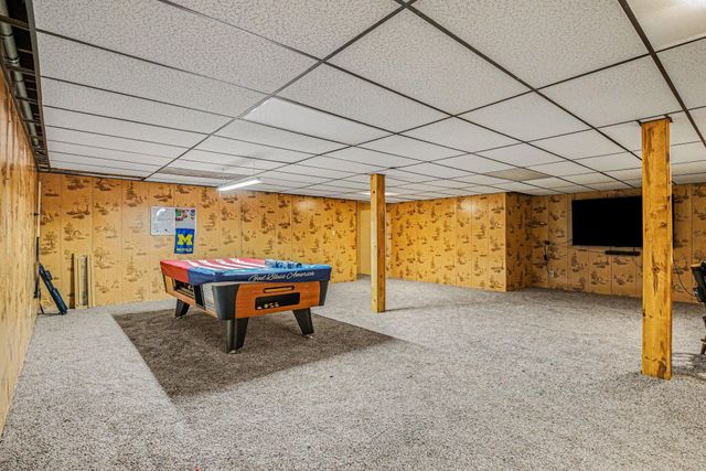 22180 Redfield Street, Edwardsburg, MI 49112