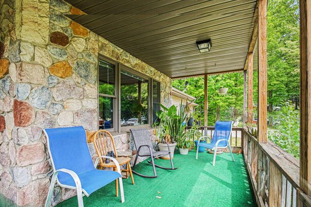 22180 Redfield Street, Edwardsburg, MI 49112