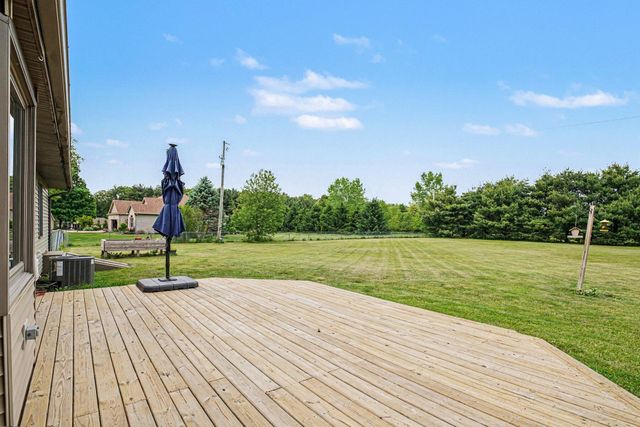 22180 Redfield Street, Edwardsburg, MI 49112