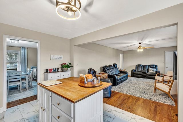 4544 Rosecrest RD, Roanoke, VA 24018