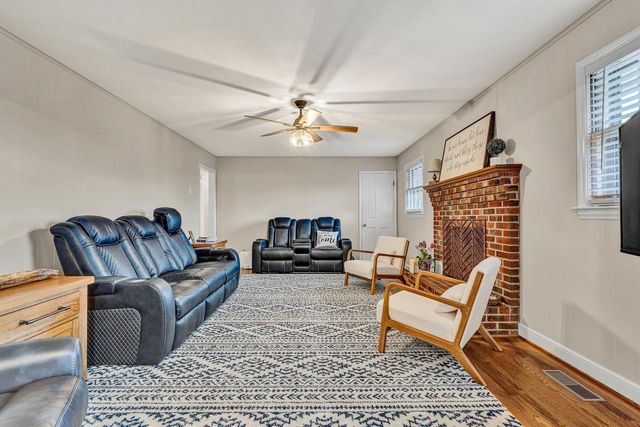 4544 Rosecrest RD, Roanoke, VA 24018