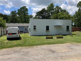 1516 N B Street, Rogers, AR 72756