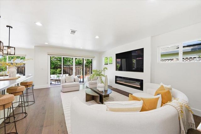 1532 Todd Street, Mountain View, CA 94040