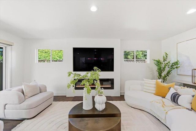 1532 Todd Street, Mountain View, CA 94040