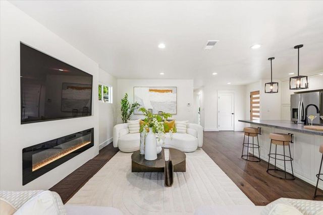 1532 Todd Street, Mountain View, CA 94040