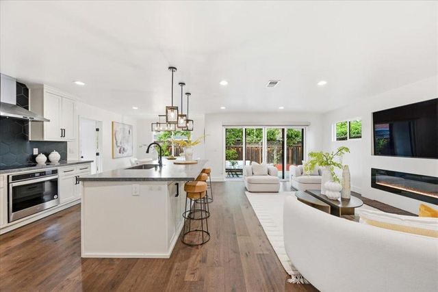 1532 Todd Street, Mountain View, CA 94040