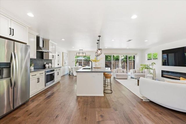 1532 Todd Street, Mountain View, CA 94040