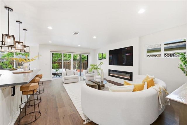 1532 Todd Street, Mountain View, CA 94040