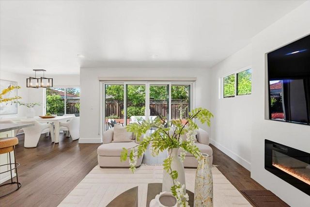 1532 Todd Street, Mountain View, CA 94040