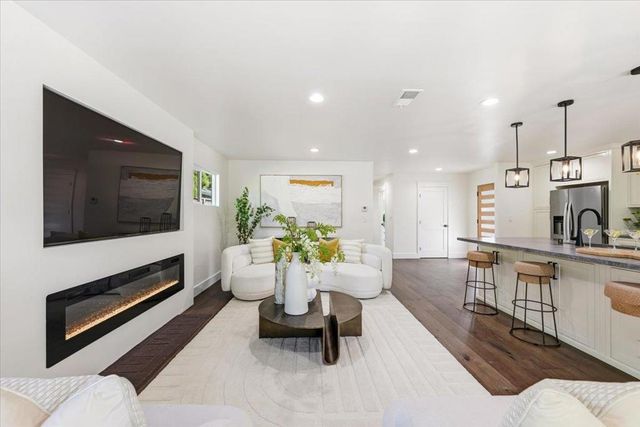 1532 Todd Street, Mountain View, CA 94040