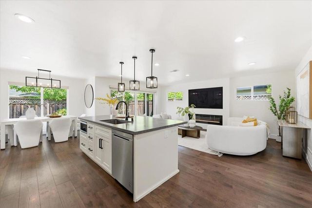 1532 Todd Street, Mountain View, CA 94040