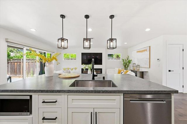 1532 Todd Street, Mountain View, CA 94040