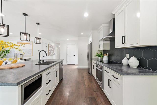 1532 Todd Street, Mountain View, CA 94040