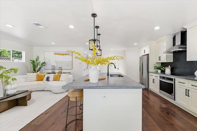 1532 Todd Street, Mountain View, CA 94040