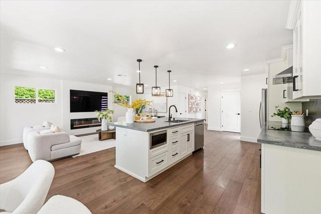 1532 Todd Street, Mountain View, CA 94040