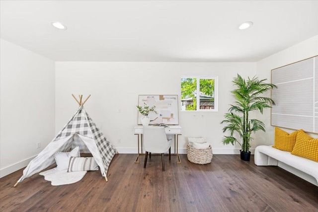 1532 Todd Street, Mountain View, CA 94040