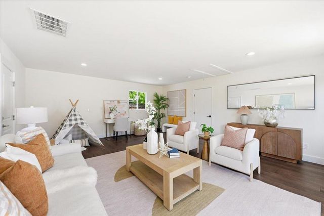 1532 Todd Street, Mountain View, CA 94040