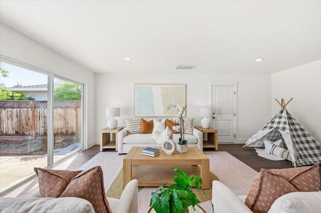 1532 Todd Street, Mountain View, CA 94040