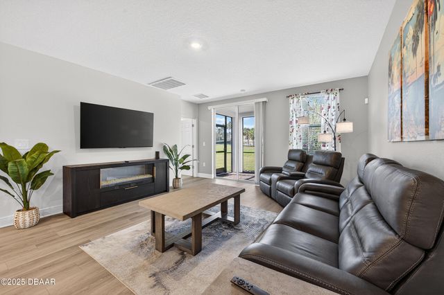 284 Links Terrace Boulevard, Daytona Beach, FL 32124