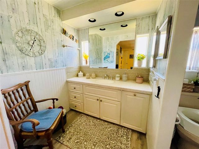 105 PINEBARK DRIVE, Palm Harbor, FL 34684