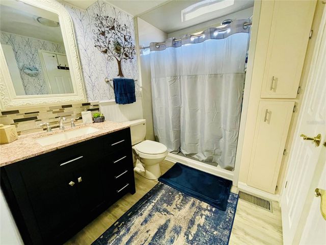 105 PINEBARK DRIVE, Palm Harbor, FL 34684