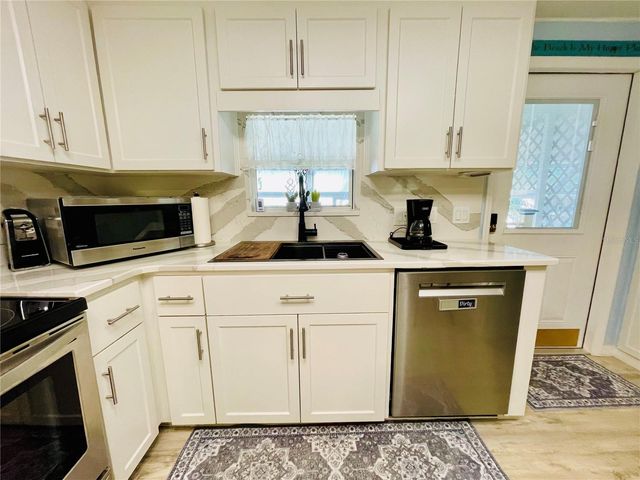 105 PINEBARK DRIVE, Palm Harbor, FL 34684