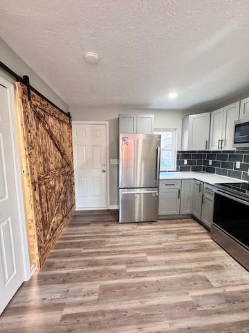 2858 Woodland Avenue, Columbus, OH 43224