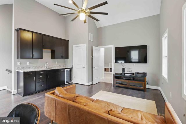 404 HENDRIX AVE, Gaithersburg, MD 20878