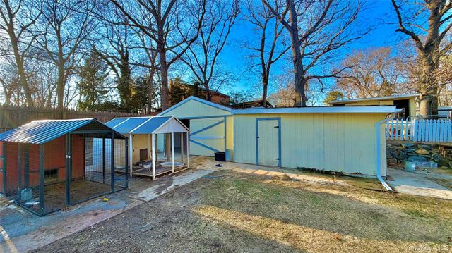 45 Croft Lane, Smithtown, NY 11787