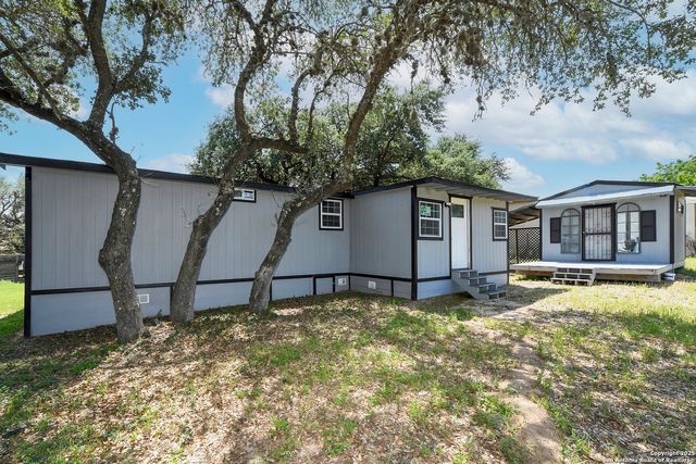 600 Dawnridge Drive, Poteet, TX 78065