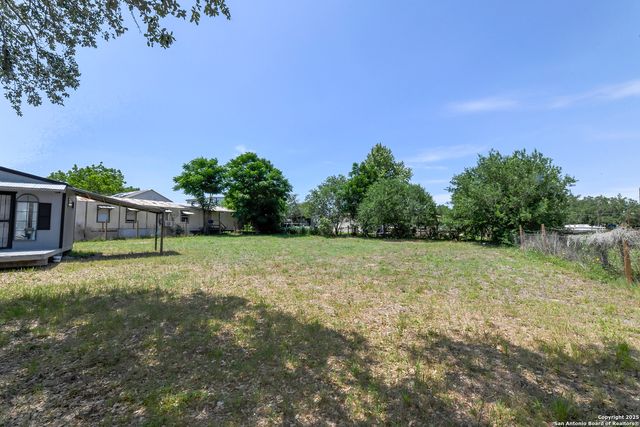 600 Dawnridge Drive, Poteet, TX 78065