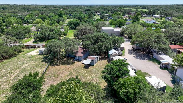 600 Dawnridge Drive, Poteet, TX 78065