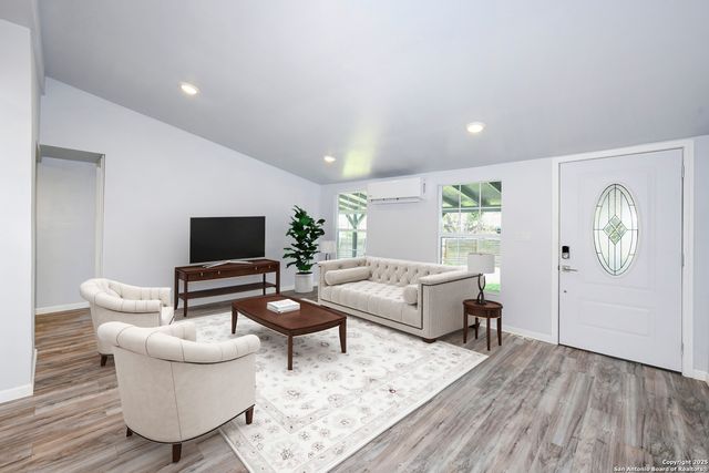 600 Dawnridge Drive, Poteet, TX 78065