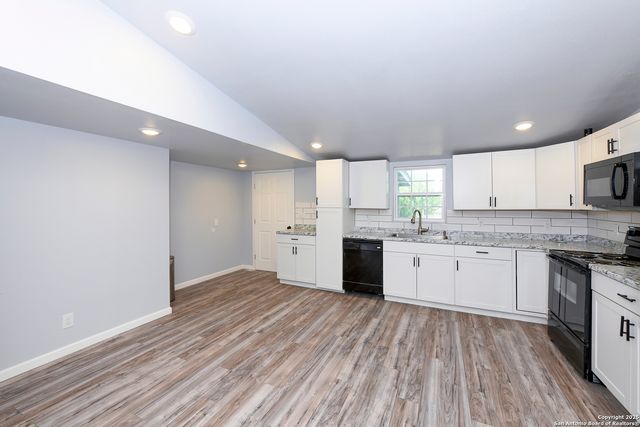 600 Dawnridge Drive, Poteet, TX 78065