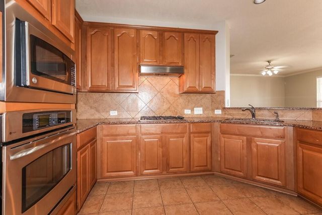 17427 Stamford Oaks Drive, Tomball, TX 77377