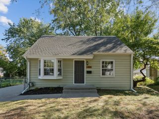2401 49th Place, Des Moines, IA 50310