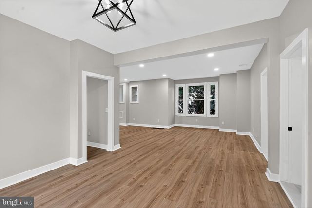 106 S BROAD ST, Penns Grove, NJ 08069