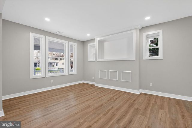 106 S BROAD ST, Penns Grove, NJ 08069