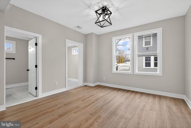 106 S BROAD ST, Penns Grove, NJ 08069