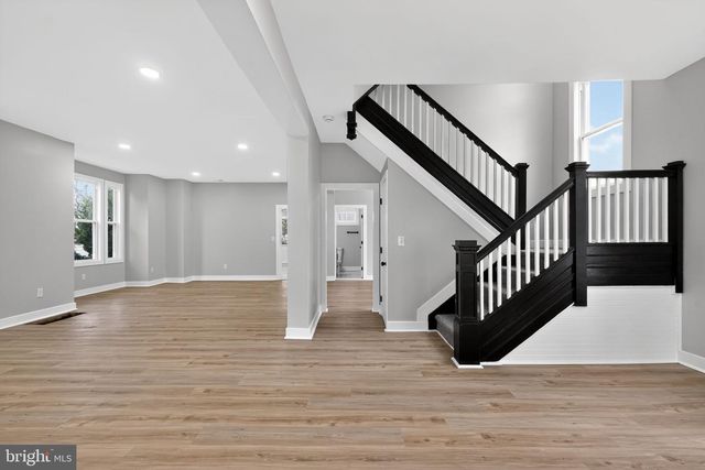 106 S BROAD ST, Penns Grove, NJ 08069