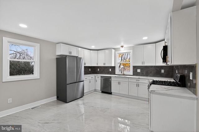 106 S BROAD ST, Penns Grove, NJ 08069