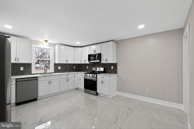 106 S BROAD ST, Penns Grove, NJ 08069