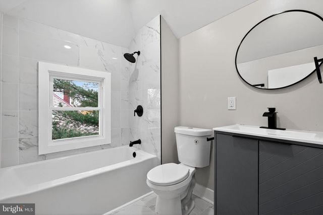 106 S BROAD ST, Penns Grove, NJ 08069